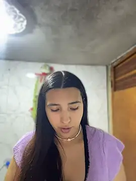 Alix Rousses21 online show from April 24, 2026, 6:10 pm