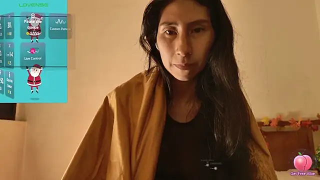 Snapshot of MoonLipsON- chatting on December 16, 2025, 3:33 am MoonLipsON- online show from December 16, 2025, 3:33 am