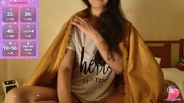 Snapshot of MoonLipsON- chatting on January 7, 2026, 11:40 pm MoonLipsON- online show from January 7, 2026, 11:40 pm