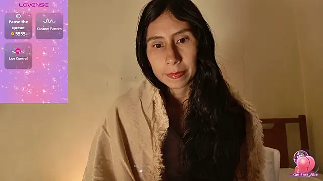 Snapshot of MoonLipsON- chatting on January 13, 2026, 10:15 pm MoonLipsON- online show from January 13, 2026, 10:15 pm