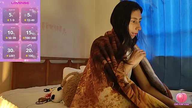 Snapshot of MoonLipsON- chatting on February 3, 2026, 7:41 pm MoonLipsON- online show from February 3, 2026, 7:41 pm