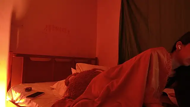 MoonLipsON- online show from March 19, 2026, 3:43 am