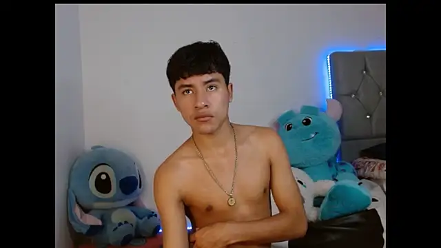 Snapshot of Sebas_Ross04 chatting on March 4, 2026, 9:32 pm Sebas Ross04 online show from March 4, 2026, 9:32 pm