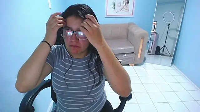 eva smit t online show from December 5, 2025, 2:53 am