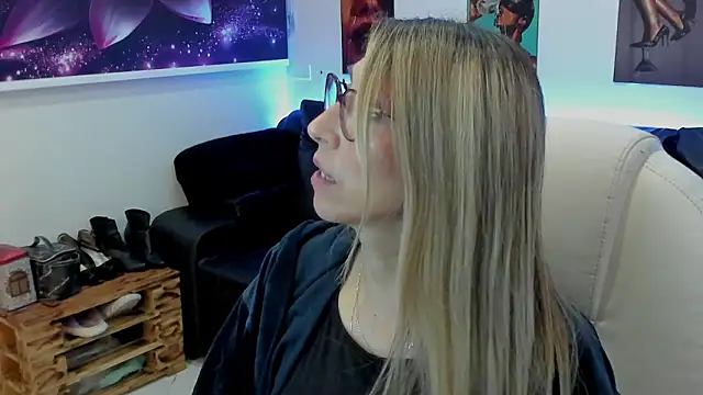 Scarlett 079 online show from February 12, 2026, 12:44 pm