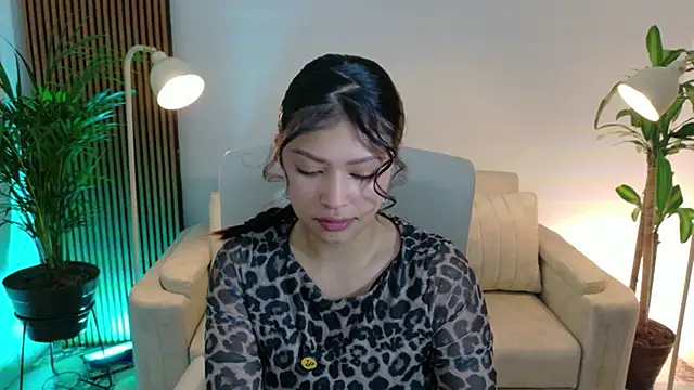 Snapshot of victoria___moon chatting on January 6, 2026, 1:15 pm victoria moon online show from January 6, 2026, 1:15 pm