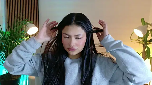 Snapshot of victoria___moon chatting on January 8, 2026, 1:24 pm victoria moon online show from January 8, 2026, 1:24 pm