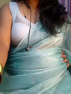 Preeti345 online show from April 16, 2026, 4:41 pm