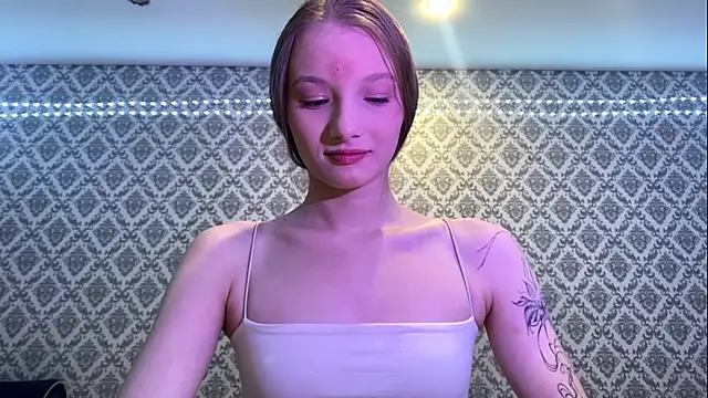 Cleonoth2o online show from December 18, 2025, 5:41 pm