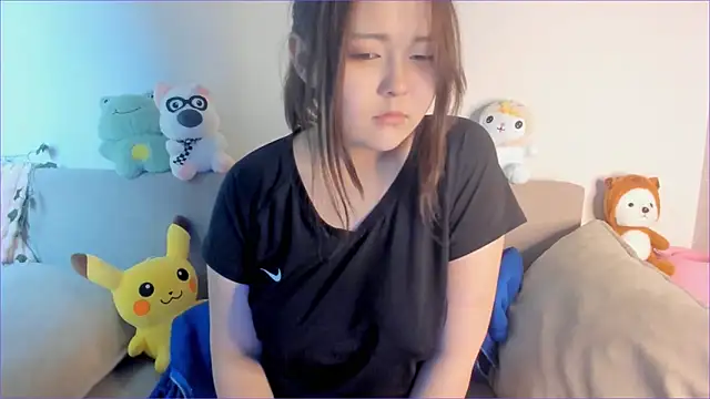 Snapshot of minji_snow chatting on February 4, 2026, 1:06 pm minji snow online show from February 4, 2026, 1:06 pm