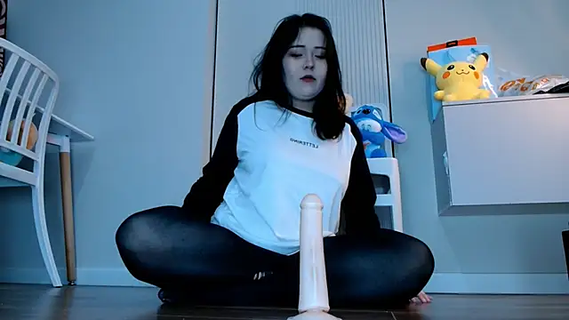 minji snow online show from April 10, 2026, 4:12 pm