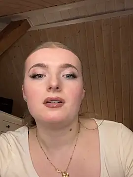 MilaLuxe online show from December 15, 2025, 7:07 pm