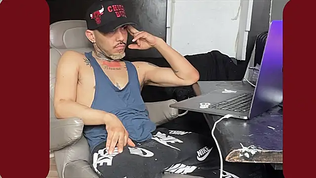 Snapshot of jo67rivera chatting on February 19, 2026, 6:48 pm jo67rivera online show from February 19, 2026, 6:48 pm