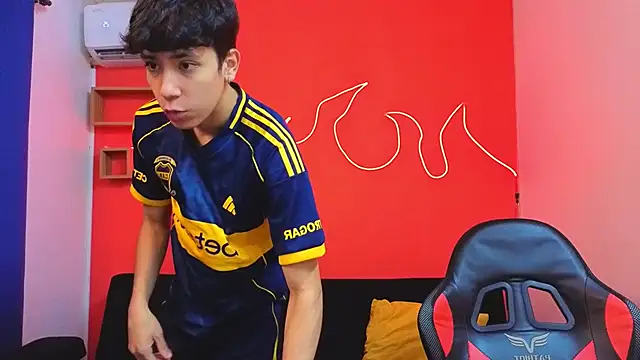 Neo Twink online show from February 22, 2026, 1:20 pm