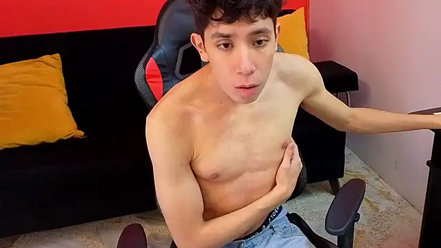 Neo Twink online show from March 4, 2026, 7:09 pm