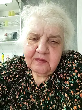 HapinessLovee online show from April 9, 2026, 10:42 am