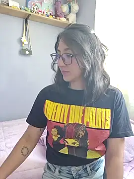 SabrinaLu  online show from February 18, 2026, 7:21 pm