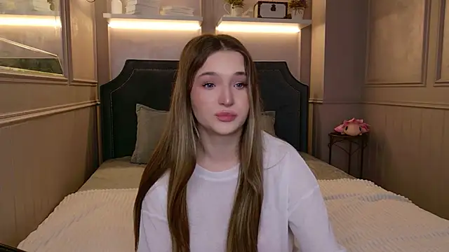 Lina Sinerz online show from April 11, 2026, 8:35 pm