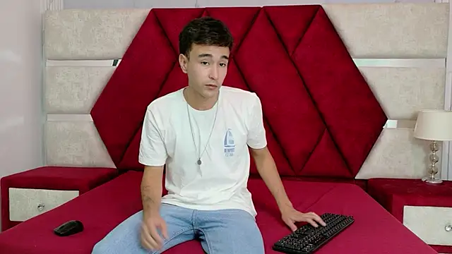 Snapshot of KathyAiden chatting on January 5, 2026, 6:55 pm KathyAiden online show from January 5, 2026, 6:55 pm