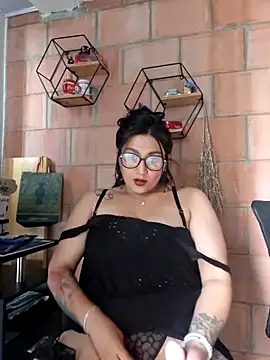 Magenta Moon online show from March 2, 2026, 6:59 pm