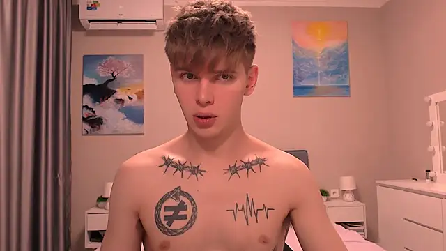 Snapshot of Fredd_Xanders chatting on December 18, 2025, 4:57 pm Fredd Xanders online show from December 18, 2025, 4:57 pm