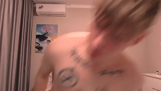 Snapshot of Fredd_Xanders chatting on December 19, 2025, 5:20 pm Fredd Xanders online show from December 19, 2025, 5:20 pm