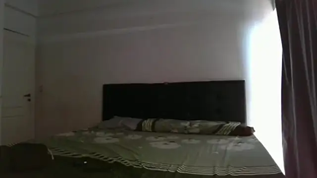 Snapshot of Ceciihot chatting on February 26, 2026, 2:05 pm Ceciihot online show from February 26, 2026, 2:05 pm