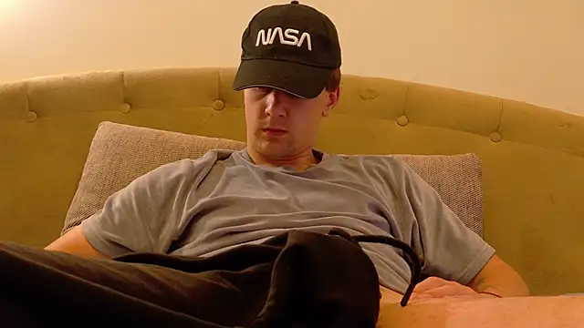 Snapshot of Brellisimo chatting on February 27, 2026, 10:32 pm Brellisimo online show from February 27, 2026, 10:32 pm