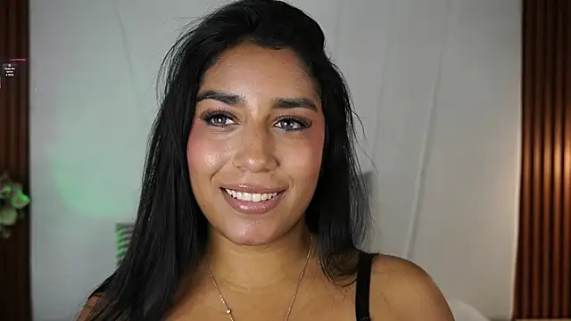 SaraJonesxx online show from January 11, 2026, 7:08 pm