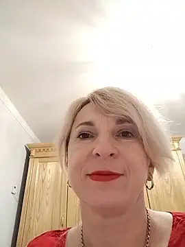 AhlyssaLove1155 online show from June 5, 2026, 8:03 pm