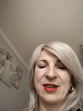 AhlyssaLove1155 online show from June 7, 2026, 12:53 pm