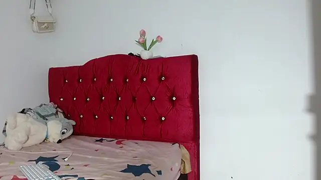 Snapshot of Alisson_Very_Dirty chatting on February 7, 2026, 10:35 pm Alisson Very Dirty online show from February 7, 2026, 10:35 pm