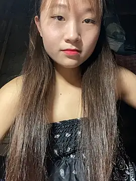 hinata-xx online show from April 4, 2026, 9:51 am