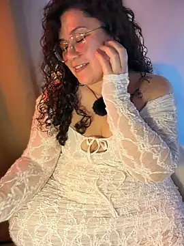 VanesssaMilf  online show from June 6, 2026, 2:16 am