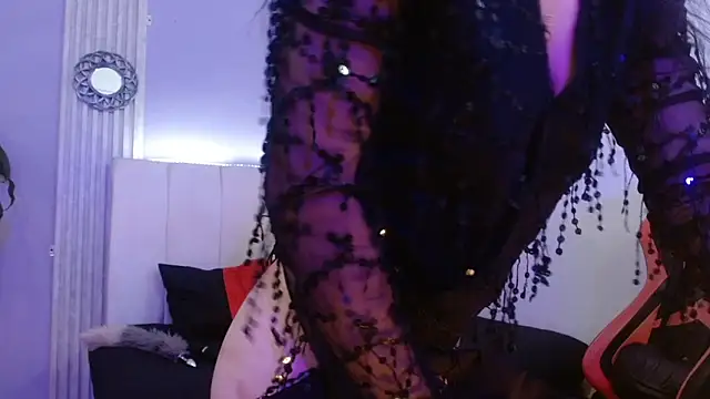 mia collin  online show from January 5, 2026, 11:41 pm