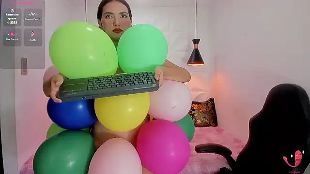 valeriecute18 online show from March 11, 2026, 8:26 pm