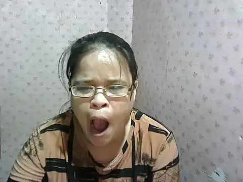 Hotty babe23 online show from December 16, 2025, 4:12 pm