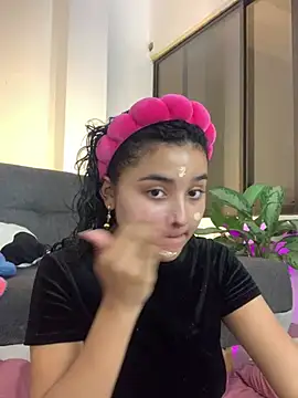 ladulcemary  online show from February 4, 2026, 2:23 pm