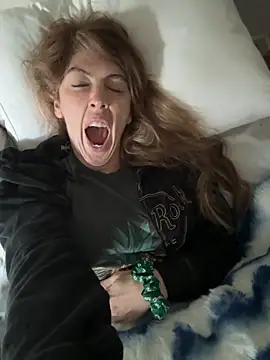 Snapshot of CelestialRuby chatting on October 25, 2025, 2:02 pm CelestialRuby online show from October 25, 2025, 2:02 pm