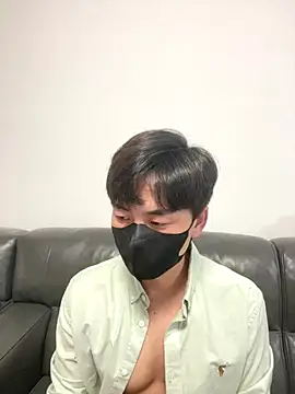 kimze7 online show from December 19, 2025, 3:08 pm