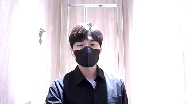 kimze7 online show from January 13, 2026, 7:02 am