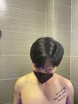 kimze7 online show from April 1, 2026, 11:02 pm