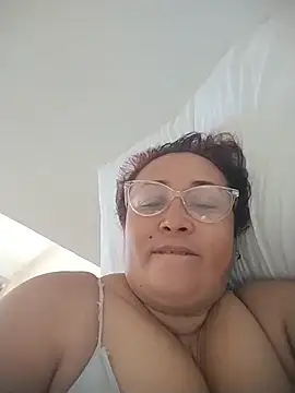 Nini Love  online show from February 24, 2026, 1:53 pm