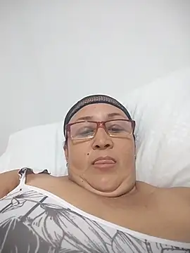 Nini Love  online show from March 1, 2026, 5:04 pm