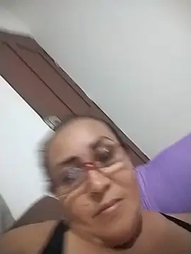 Nini Love  online show from April 3, 2026, 3:15 am