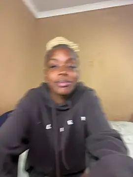 Snapshot of xSATIVAx chatting on March 4, 2026, 6:47 pm xSATIVAx online show from March 4, 2026, 6:47 pm