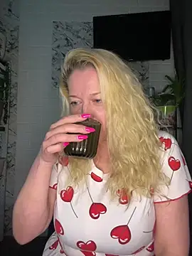 Snapshot of JenniferCarmen chatting on February 7, 2026, 5:38 pm JenniferCarmen online show from February 7, 2026, 5:38 pm