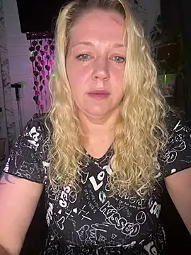 Snapshot of JenniferCarmen chatting on February 20, 2026, 3:34 pm JenniferCarmen online show from February 20, 2026, 3:34 pm