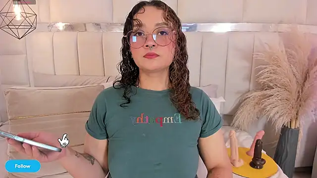 Im TaraBlack online show from December 22, 2025, 4:42 am