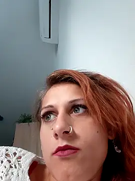 Bellaa25 online show from April 28, 2026, 4:23 pm